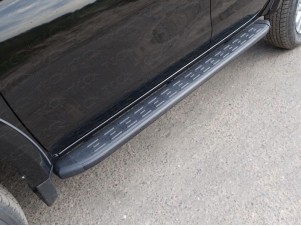 Пороги алюминиевые ТСС с накладкой чёрные для Mitsubishi L200 № MITL20019-35BL